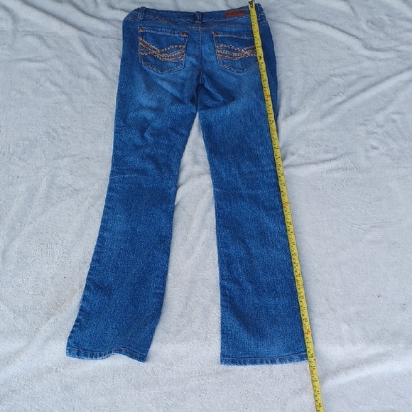 LEI Women's Flare Jeans in Deep Blue Size 3... Only Worn Once! - Picture 6 of 12